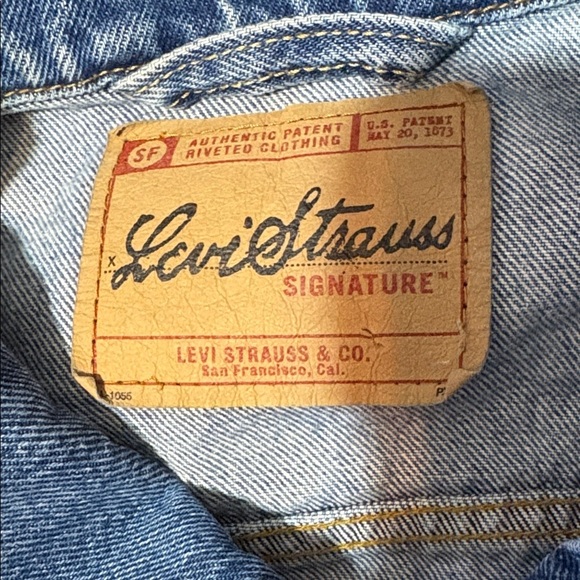 Levi's signature Blue Denim Jacket - Picture 2 of 12
